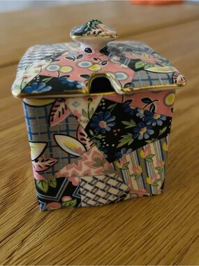 Royal Winton ‘quilt’ sugar bowl